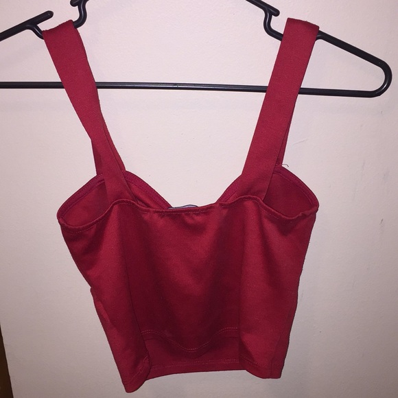 Red crop top - Picture 2 of 3